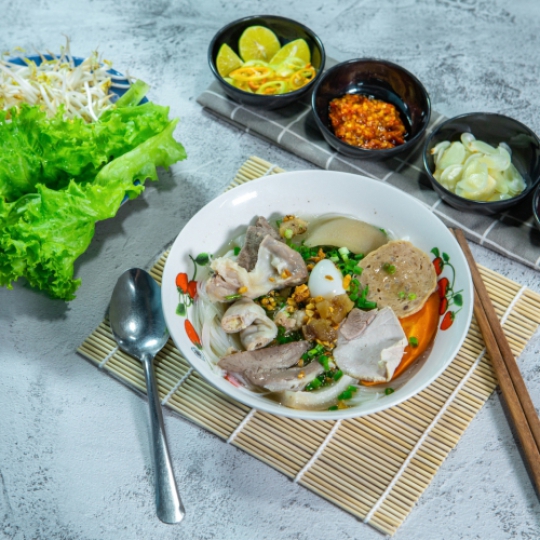 HỦ TIẾU LÒNG