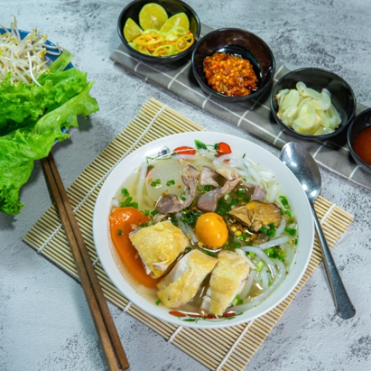 BÁNH CANH GÀ